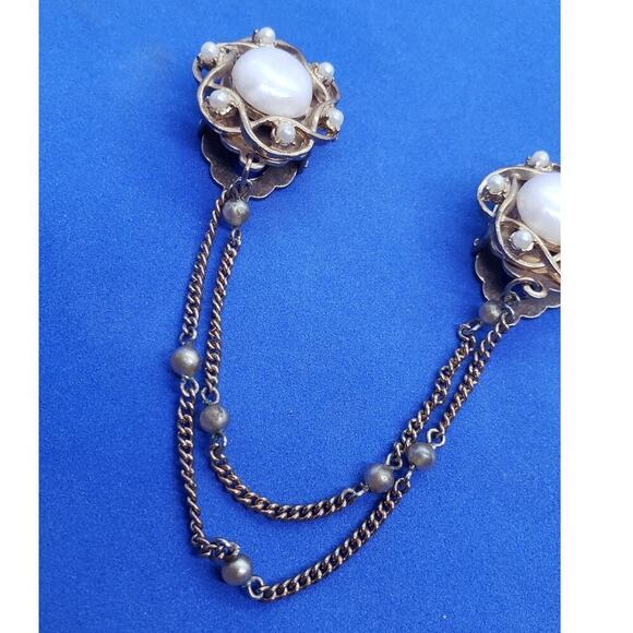 Vintage Jewelry - Vintage Sweater Clips Collar Jacket Faux Pearl Gold Tone Double Chain Pat Pend